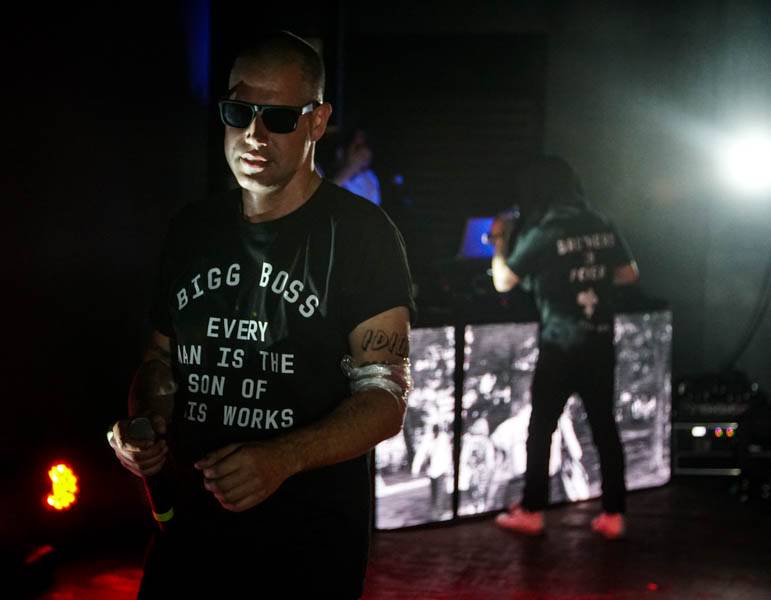 Vladimir 518 křtil v Roxy desku Ultra! Ultra!, předvedl výpravnou vizuální show