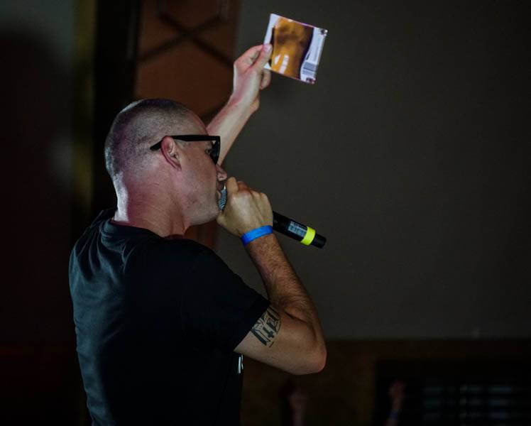 Vladimir 518 křtil v Roxy desku Ultra! Ultra!, předvedl výpravnou vizuální show