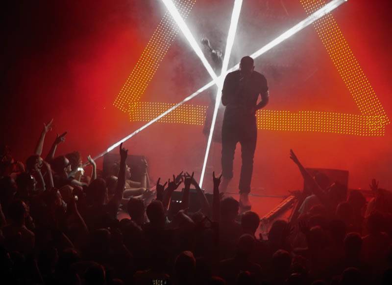 Vladimir 518 křtil v Roxy desku Ultra! Ultra!, předvedl výpravnou vizuální show