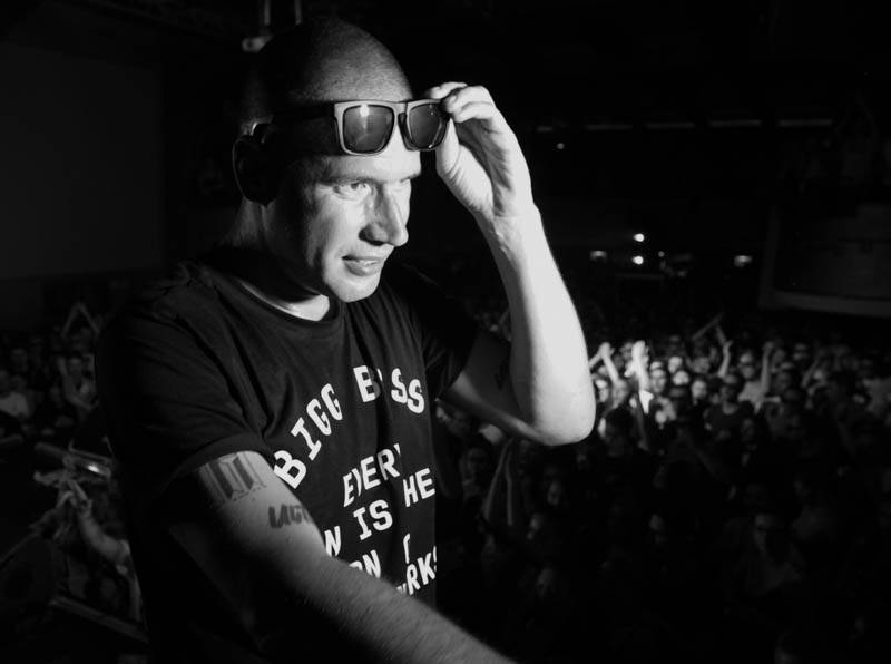 Vladimir 518 křtil v Roxy desku Ultra! Ultra!, předvedl výpravnou vizuální show