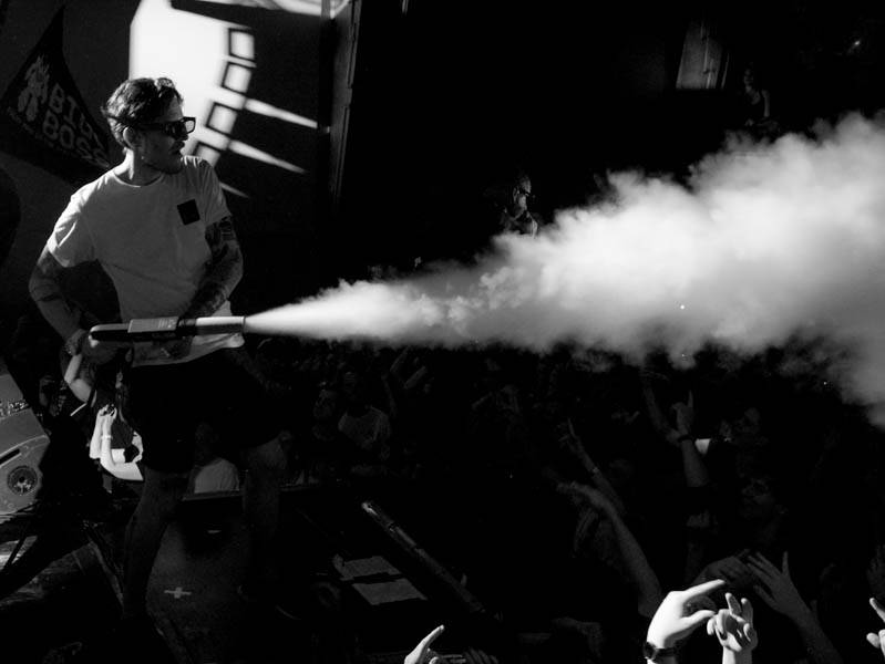 Vladimir 518 křtil v Roxy desku Ultra! Ultra!, předvedl výpravnou vizuální show