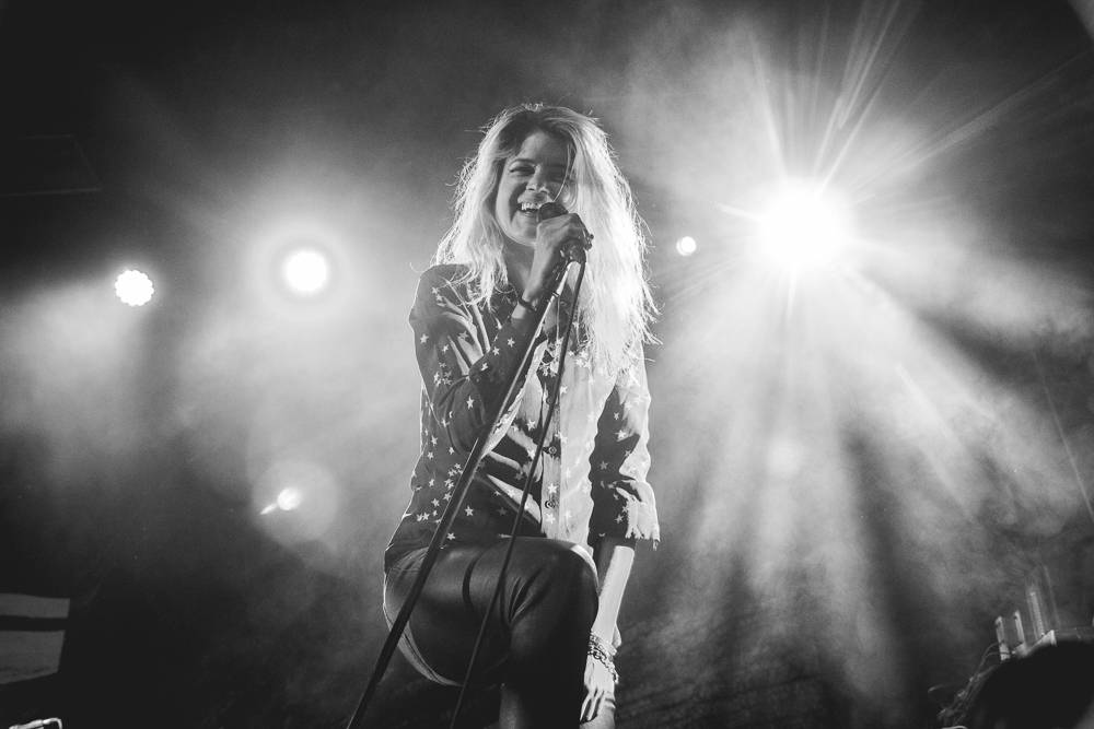 Strhující premiéra The Kills v Česku proběhla v Roxy