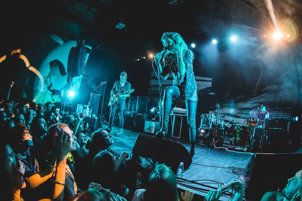 Strhující premiéra The Kills v Česku proběhla v Roxy