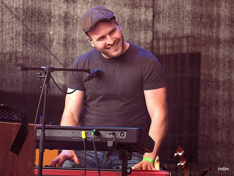 Jelen na Špilberku: S kapelou zpívaly na nádvoří hradu dva tisíce lidí