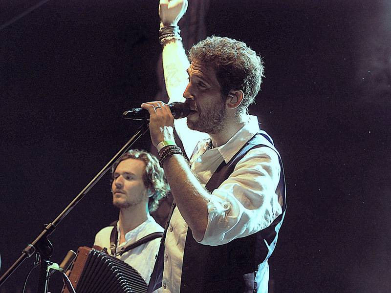 Jelen na Špilberku: S kapelou zpívaly na nádvoří hradu dva tisíce lidí