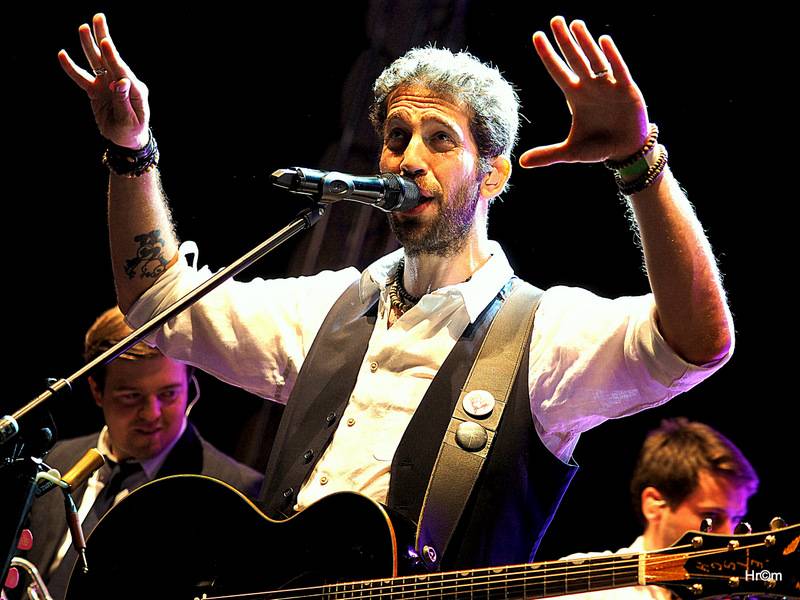 Jelen na Špilberku: S kapelou zpívaly na nádvoří hradu dva tisíce lidí