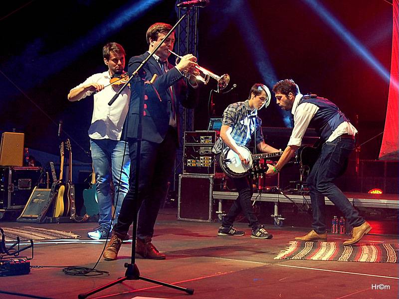 Jelen na Špilberku: S kapelou zpívaly na nádvoří hradu dva tisíce lidí