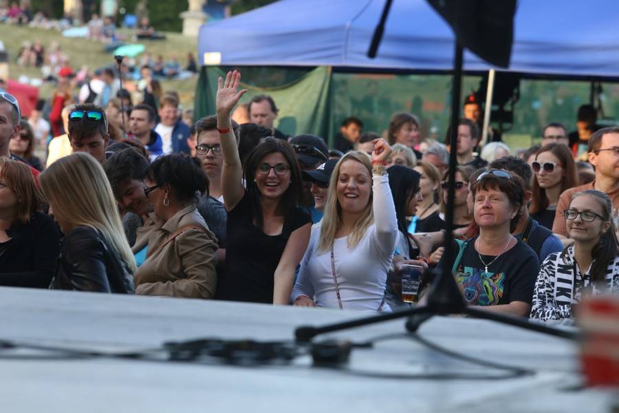 Na slavkovském Topfestu zahráli angličtí The Rubettes, Marta Jandová vystoupila i se zlomenou nohou