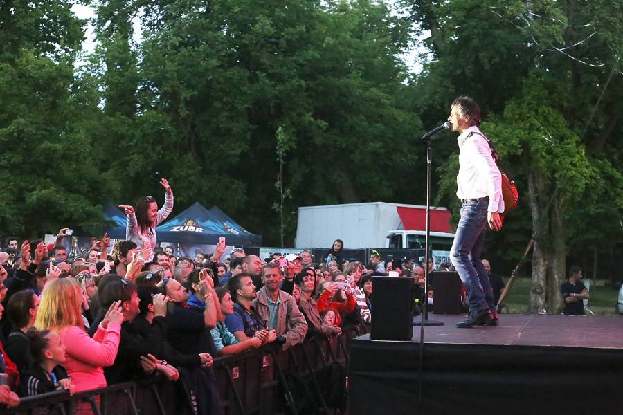 Na slavkovském Topfestu zahráli angličtí The Rubettes, Marta Jandová vystoupila i se zlomenou nohou