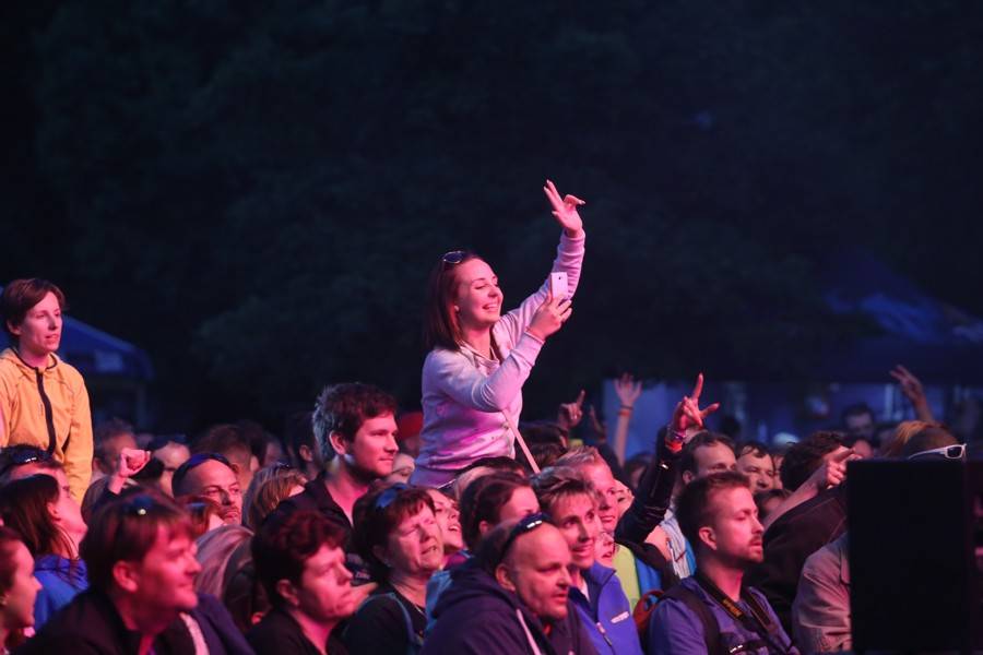 Na slavkovském Topfestu zahráli angličtí The Rubettes, Marta Jandová vystoupila i se zlomenou nohou