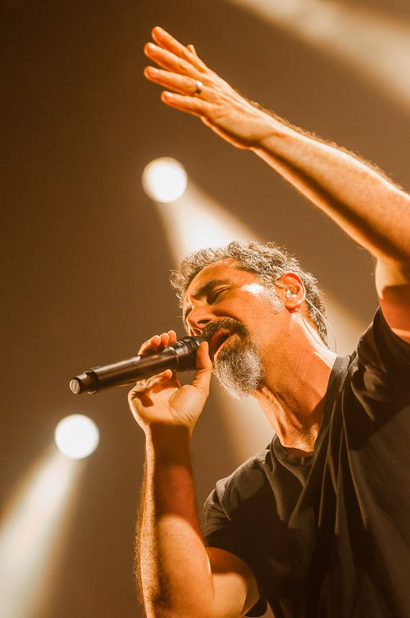 Navrátilci System Of A Down v Praze rozburáceli natřískanou O2 arenu