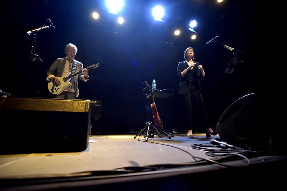 Suzanne Vega druhým objektivem: Vypravěčka z newyorských ulic rozezpívala Prahu