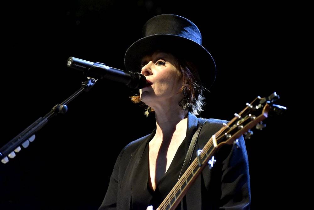 Suzanne Vega druhým objektivem: Vypravěčka z newyorských ulic rozezpívala Prahu