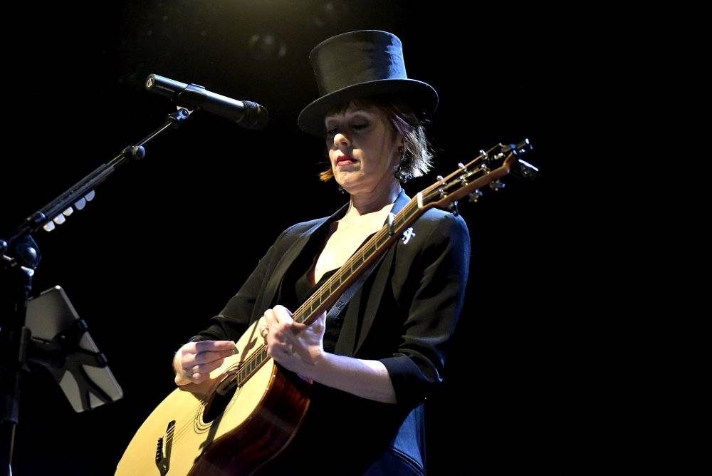Suzanne Vega druhým objektivem: Vypravěčka z newyorských ulic rozezpívala Prahu