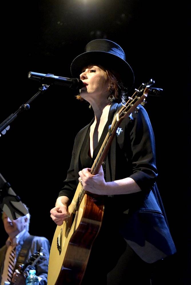 Suzanne Vega druhým objektivem: Vypravěčka z newyorských ulic rozezpívala Prahu
