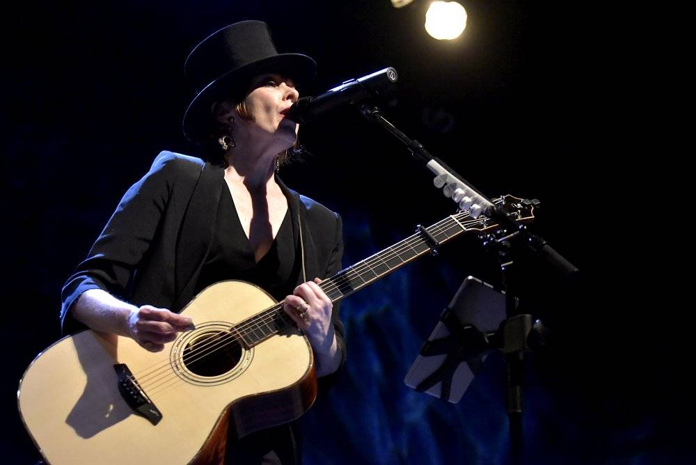 Suzanne Vega druhým objektivem: Vypravěčka z newyorských ulic rozezpívala Prahu
