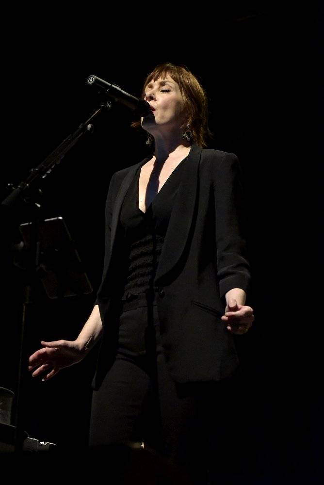 Suzanne Vega druhým objektivem: Vypravěčka z newyorských ulic rozezpívala Prahu