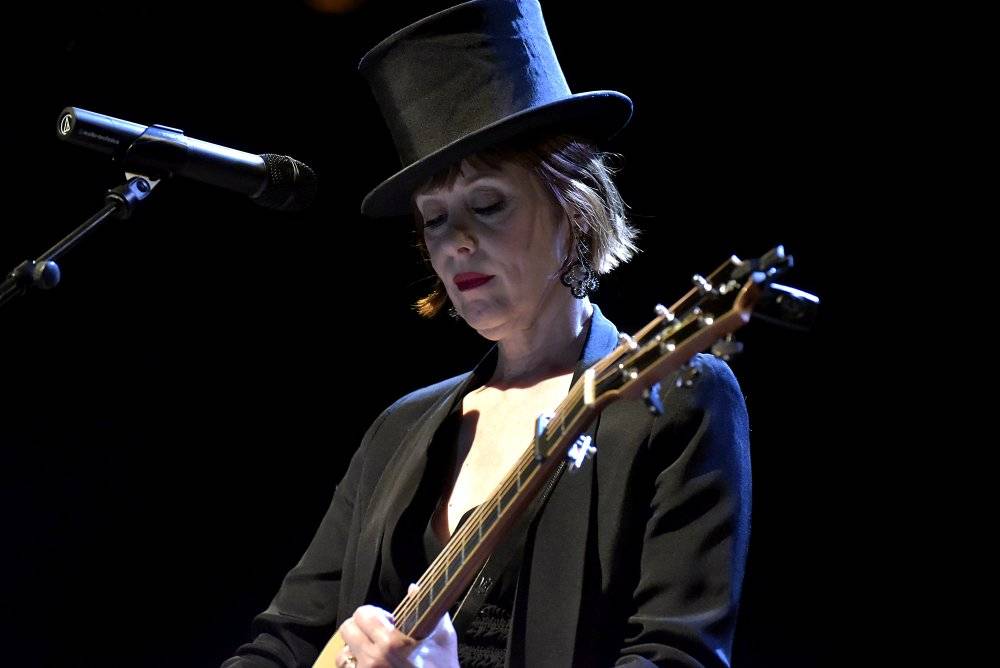 Suzanne Vega druhým objektivem: Vypravěčka z newyorských ulic rozezpívala Prahu