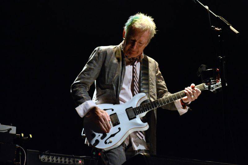 Suzanne Vega očarovala pražskou Archu jen hlasem a dvěma kytarami