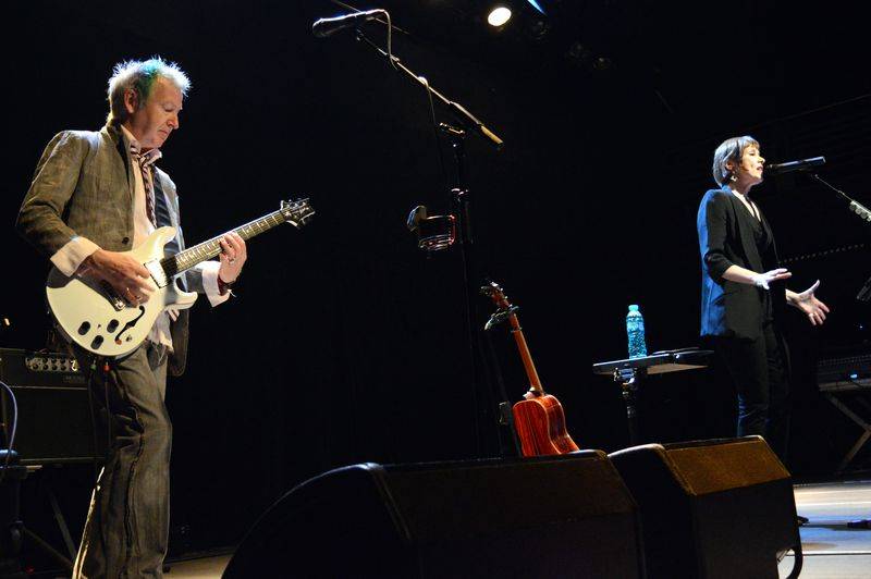 Suzanne Vega očarovala pražskou Archu jen hlasem a dvěma kytarami