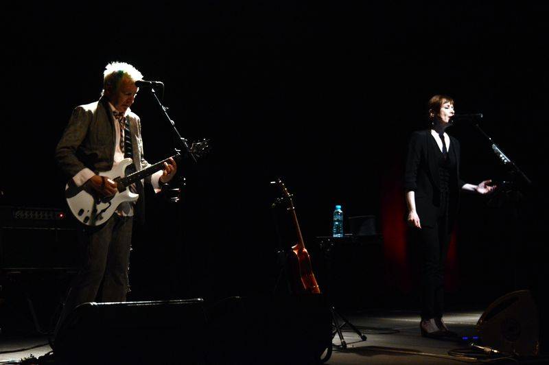 Suzanne Vega očarovala pražskou Archu jen hlasem a dvěma kytarami