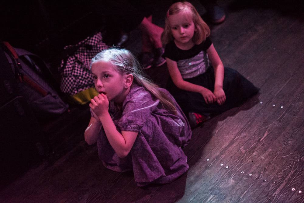 David Stypka zazpíval v pražské Aloze písně o strachu, Debbi zahrála poprvé s novou kapelou