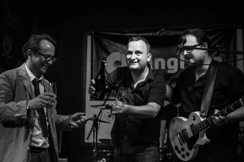 David Stypka zazpíval v pražské Aloze písně o strachu, Debbi zahrála poprvé s novou kapelou