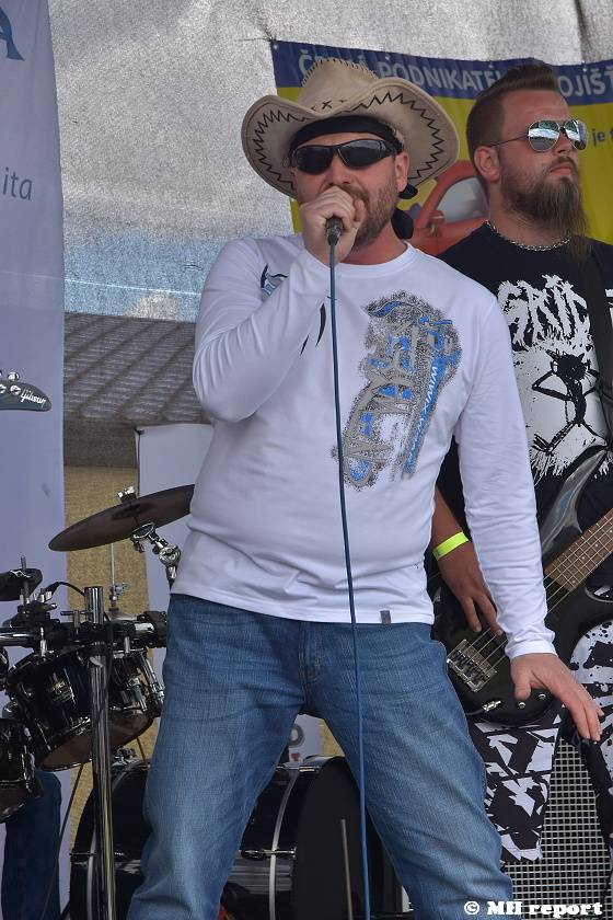 Vochov přivítal nový festival - Radovan Fest vol. 0 s kapelami Znouzectnost nebo Sex Deviants