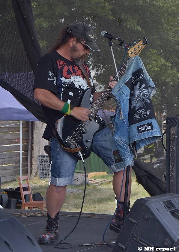 Vochov přivítal nový festival - Radovan Fest vol. 0 s kapelami Znouzectnost nebo Sex Deviants