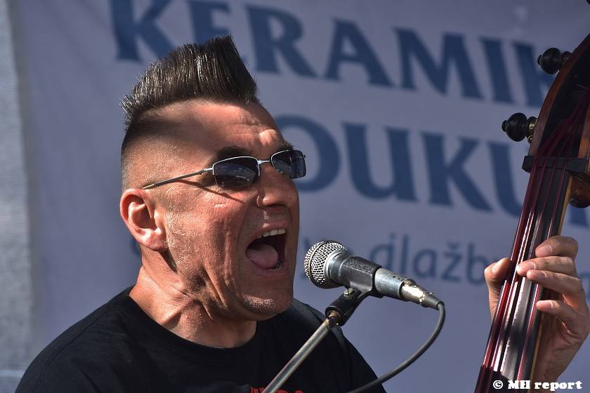 Vochov přivítal nový festival - Radovan Fest vol. 0 s kapelami Znouzectnost nebo Sex Deviants