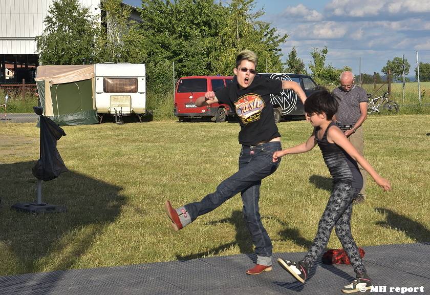 Vochov přivítal nový festival - Radovan Fest vol. 0 s kapelami Znouzectnost nebo Sex Deviants