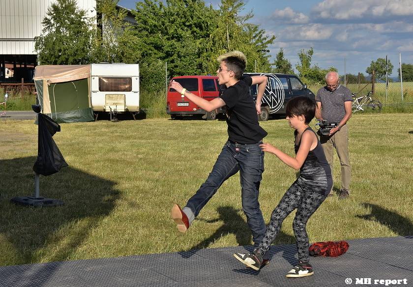 Vochov přivítal nový festival - Radovan Fest vol. 0 s kapelami Znouzectnost nebo Sex Deviants