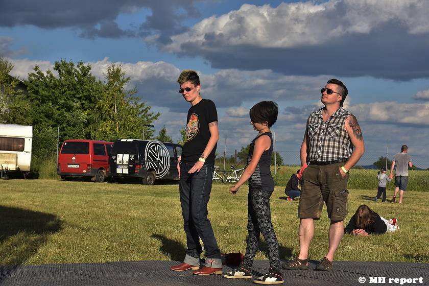 Vochov přivítal nový festival - Radovan Fest vol. 0 s kapelami Znouzectnost nebo Sex Deviants