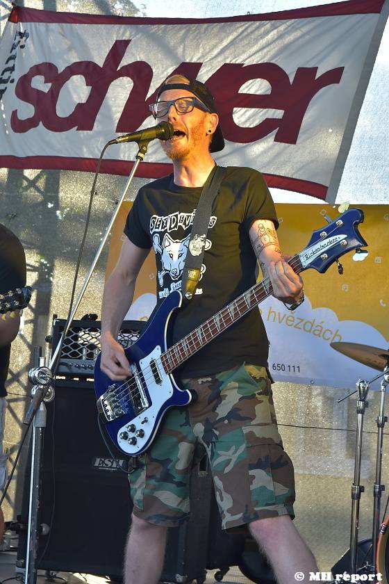 Vochov přivítal nový festival - Radovan Fest vol. 0 s kapelami Znouzectnost nebo Sex Deviants