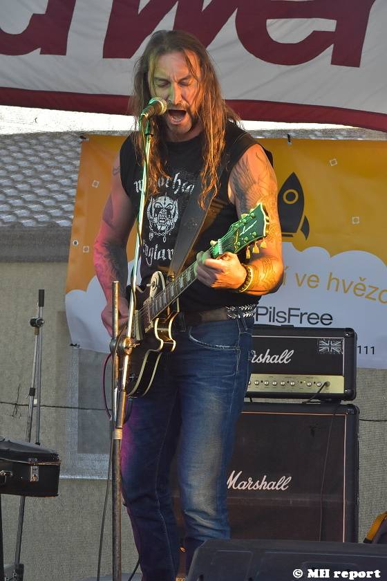 Vochov přivítal nový festival - Radovan Fest vol. 0 s kapelami Znouzectnost nebo Sex Deviants