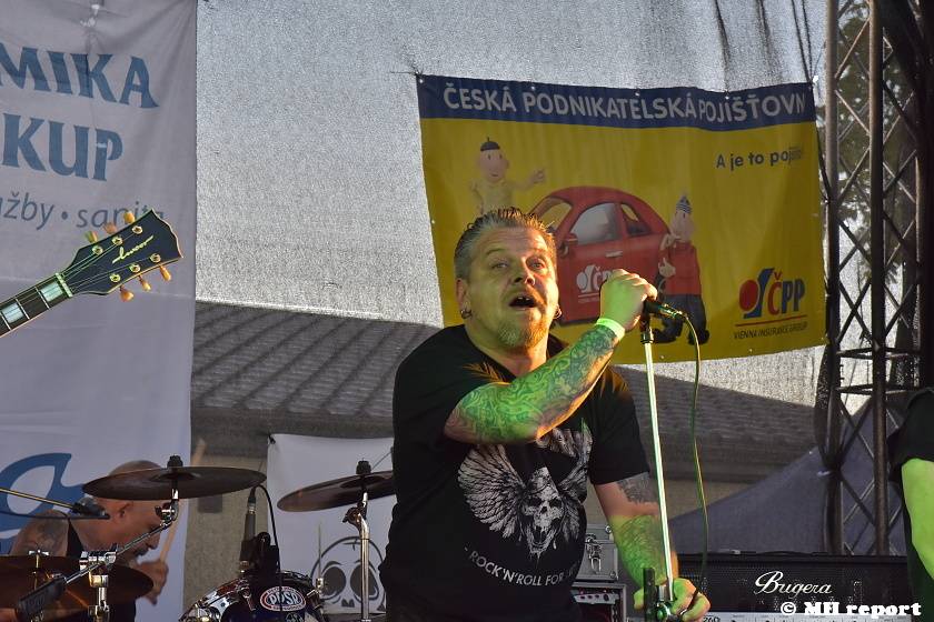 Vochov přivítal nový festival - Radovan Fest vol. 0 s kapelami Znouzectnost nebo Sex Deviants