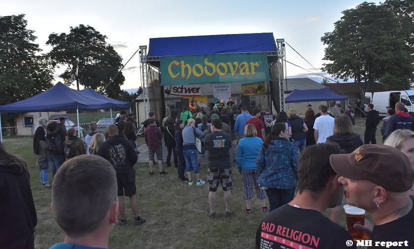 Vochov přivítal nový festival - Radovan Fest vol. 0 s kapelami Znouzectnost nebo Sex Deviants