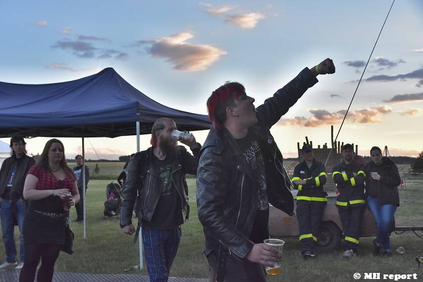 Vochov přivítal nový festival - Radovan Fest vol. 0 s kapelami Znouzectnost nebo Sex Deviants