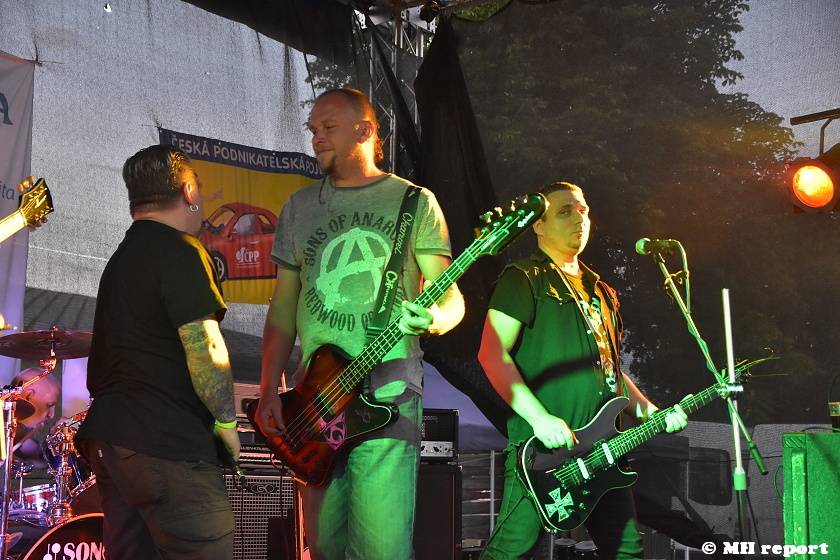 Vochov přivítal nový festival - Radovan Fest vol. 0 s kapelami Znouzectnost nebo Sex Deviants