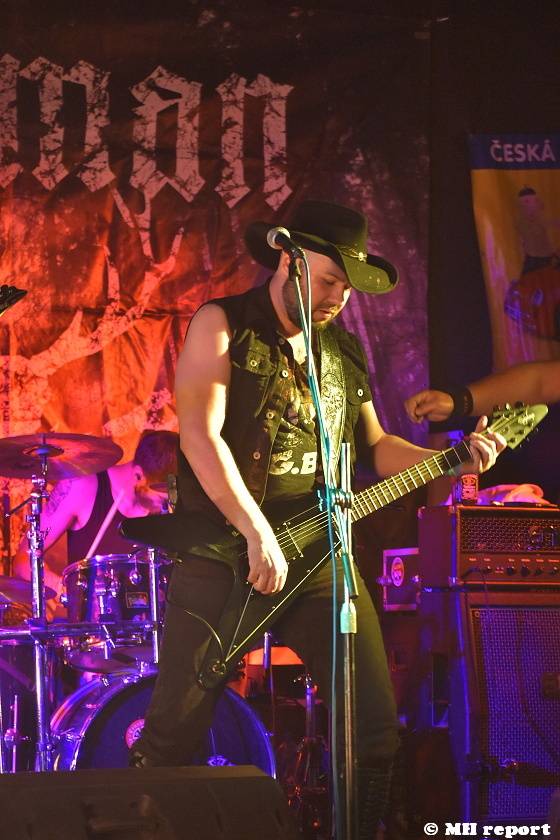 Vochov přivítal nový festival - Radovan Fest vol. 0 s kapelami Znouzectnost nebo Sex Deviants