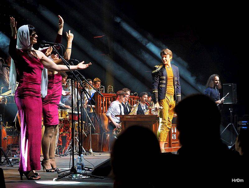 Vojta Dyk a B-Side Band rozvášnili publikum Smetanovy Litomyšle