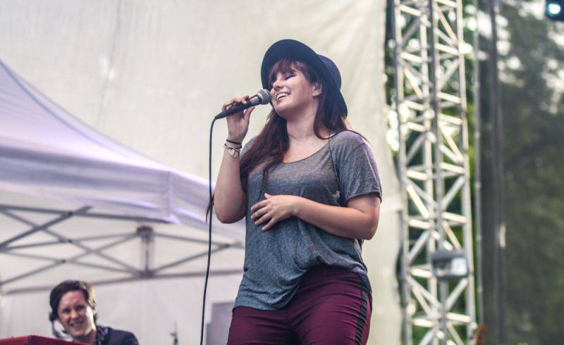 Pražský Metronome festival: Vedle Stinga publikum strhly i Ester Rada, jazzová Ewa Farna nebo Koala Voice