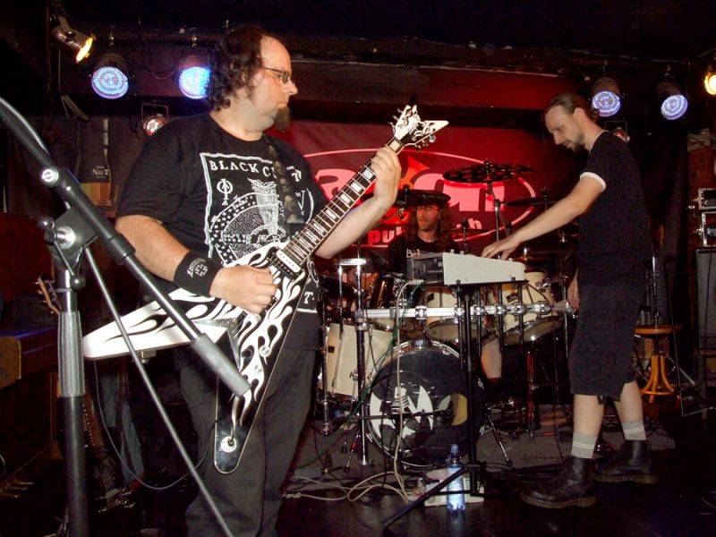 Beltaine jsou po osmi letech zpět na pódiích, ve Vagonu dováděli fanoušky k šílenství