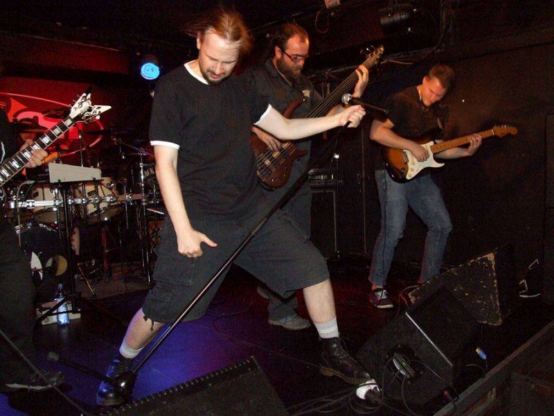 Beltaine jsou po osmi letech zpět na pódiích, ve Vagonu dováděli fanoušky k šílenství