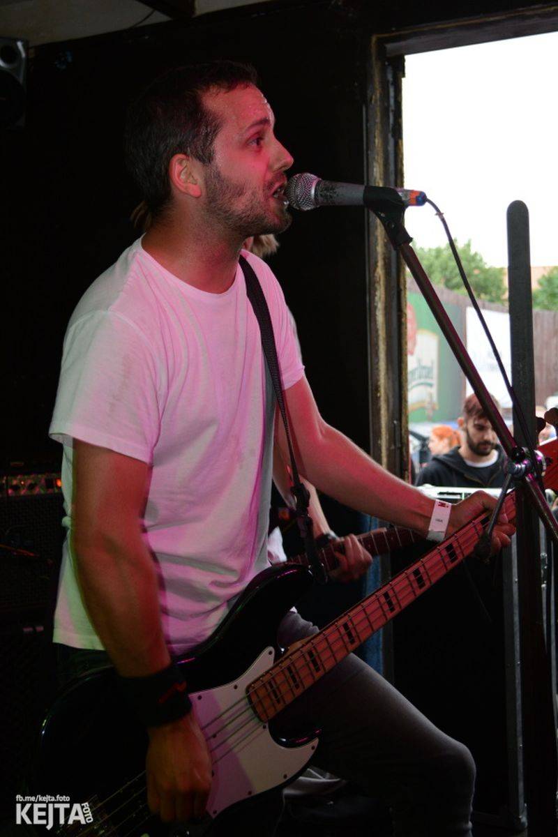 Za koule punk fest hostil v Modré Vopici SPS, The Fialky, Punk Floid i Houbu