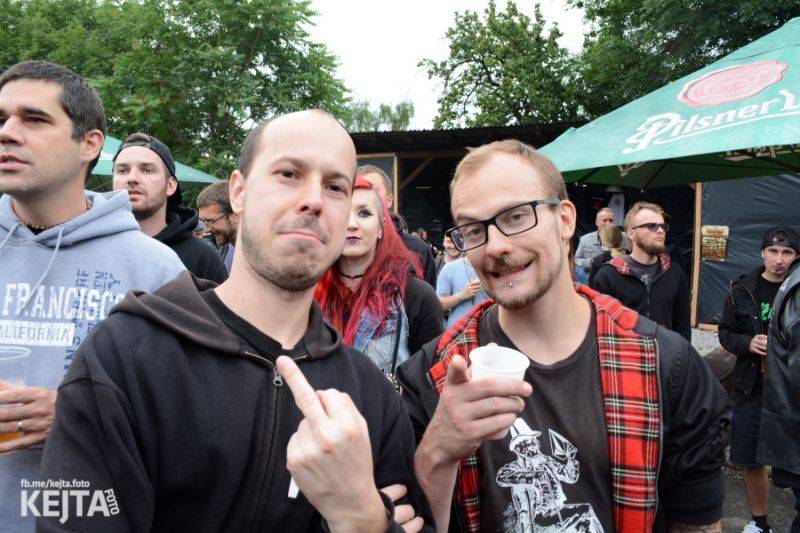 Za koule punk fest hostil v Modré Vopici SPS, The Fialky, Punk Floid i Houbu