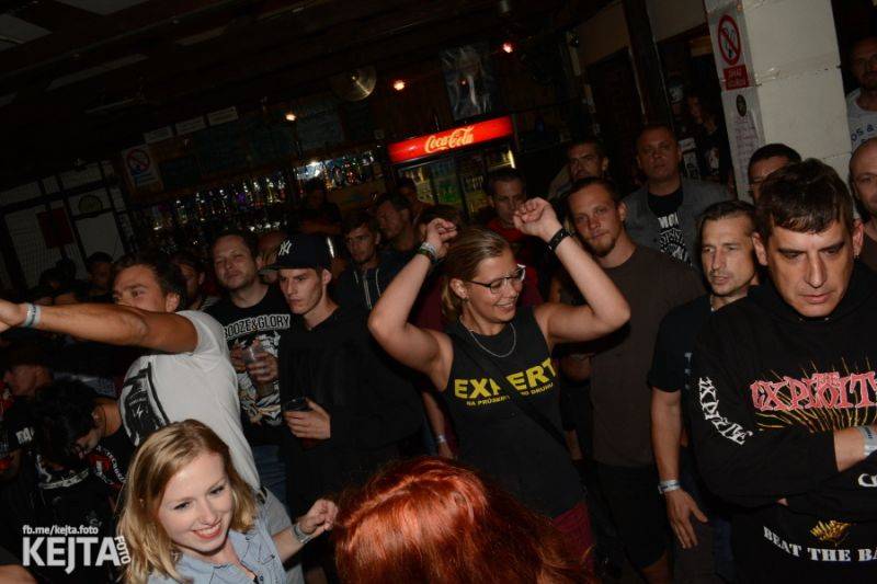 Za koule punk fest hostil v Modré Vopici SPS, The Fialky, Punk Floid i Houbu