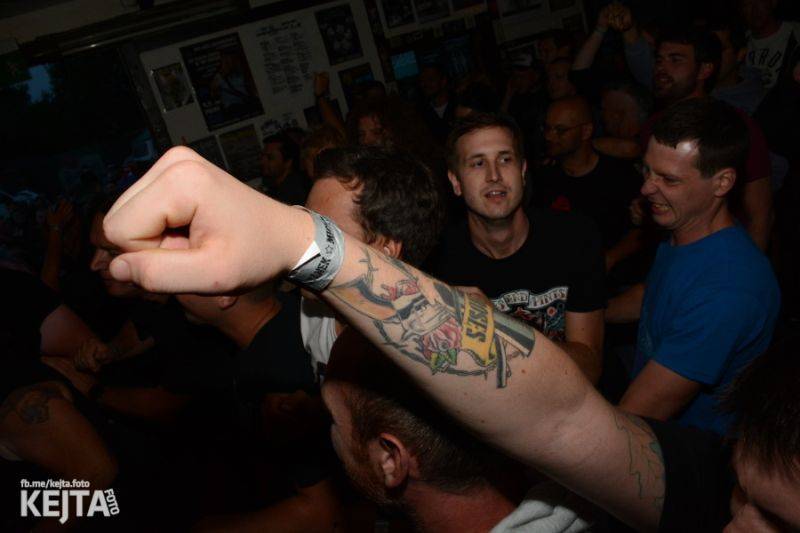 Za koule punk fest hostil v Modré Vopici SPS, The Fialky, Punk Floid i Houbu