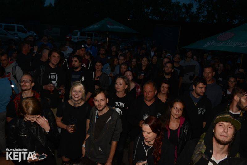 Za koule punk fest hostil v Modré Vopici SPS, The Fialky, Punk Floid i Houbu