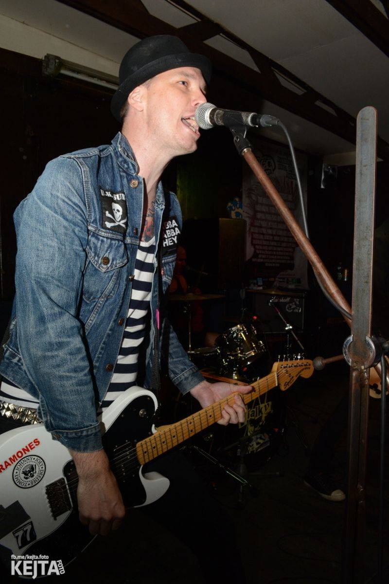 Za koule punk fest hostil v Modré Vopici SPS, The Fialky, Punk Floid i Houbu